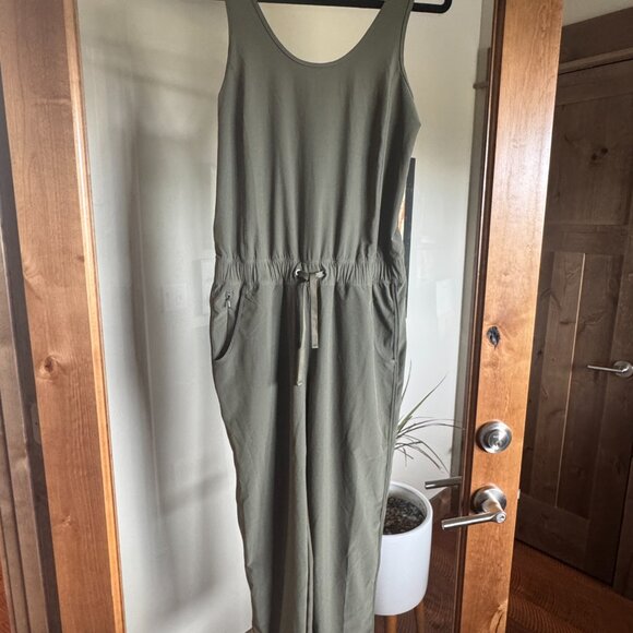 Patagonia Pants - Patagonia Fleetwith Romper Jumpsuit in Size Small